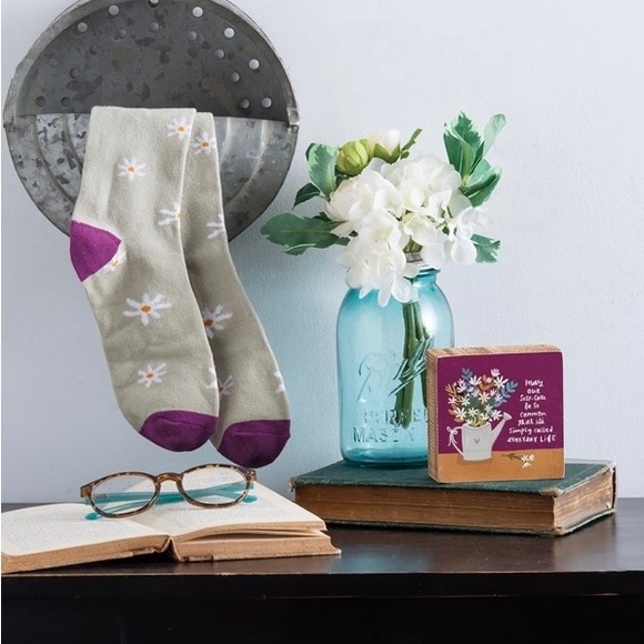 Primitives By Kathy box and sock gift set. Floral print. (NWT) - Picture 4 of 13